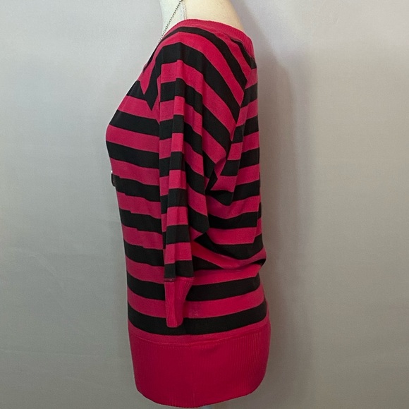 Tops/T-Shirts/Tanks👚 - 2 for $15 or 3 for $20 (Mix & Match) - Picture 4 of 5